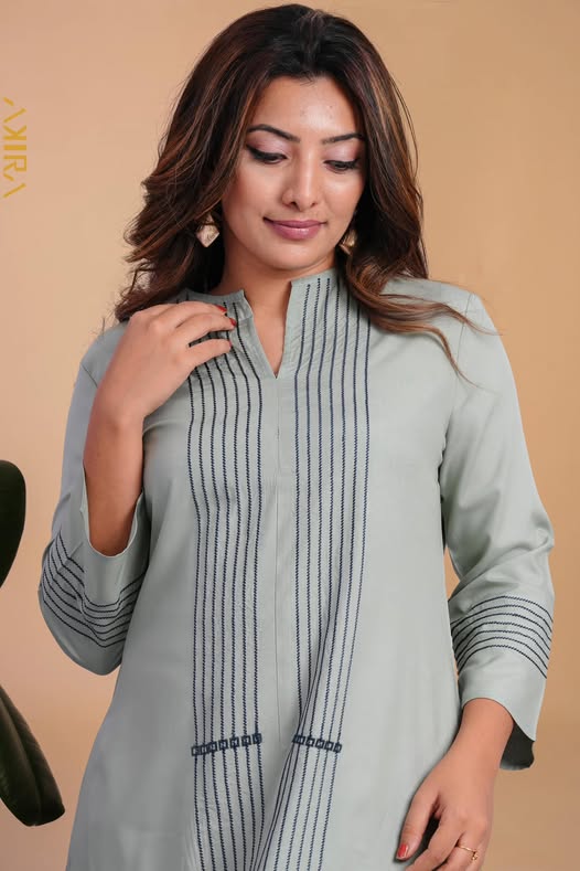 Camellia Linen Exclusive Dress