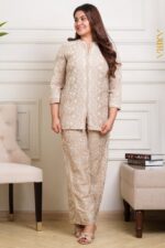 Shade Lady Elegant Top
