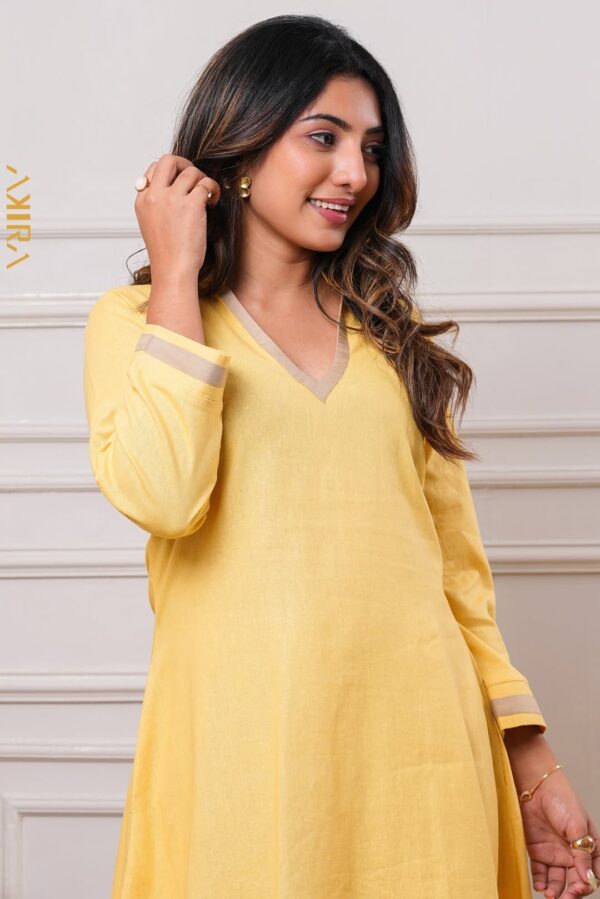 Lily charm dress